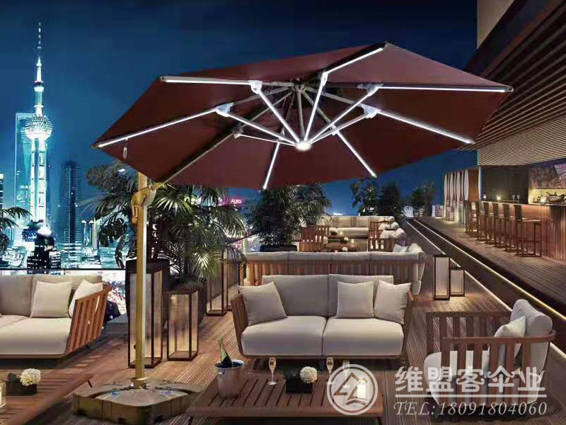 新款太陽能燈條傘  戶外傘2